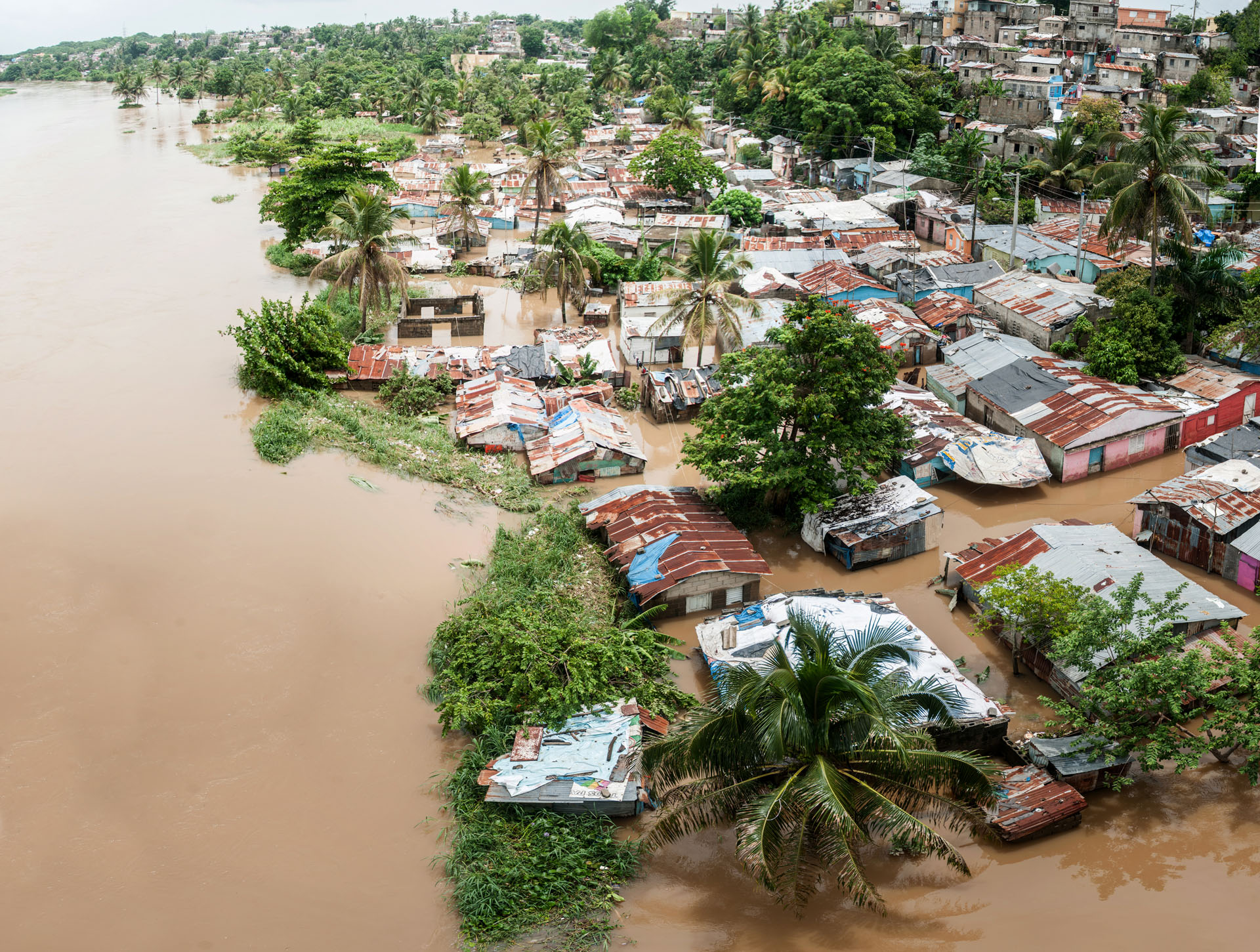 Secours post-catastrophe climatique, influence et puissance : quels enjeux pour les armées ?
